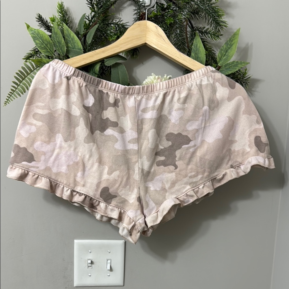 ✨MIDWEST PRINCESS✨ Pink/Tan Camouflage Ruffle Hem Shorts Size XXL